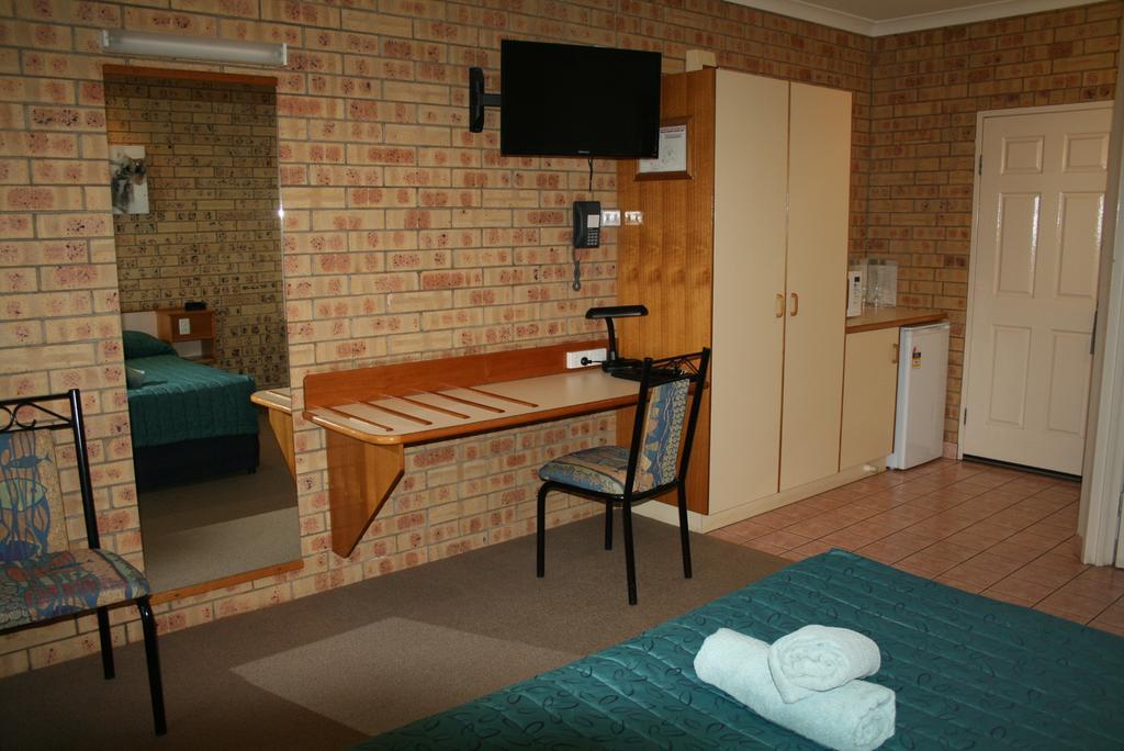 Mulga Country Motor Inn Charleville Habitación foto